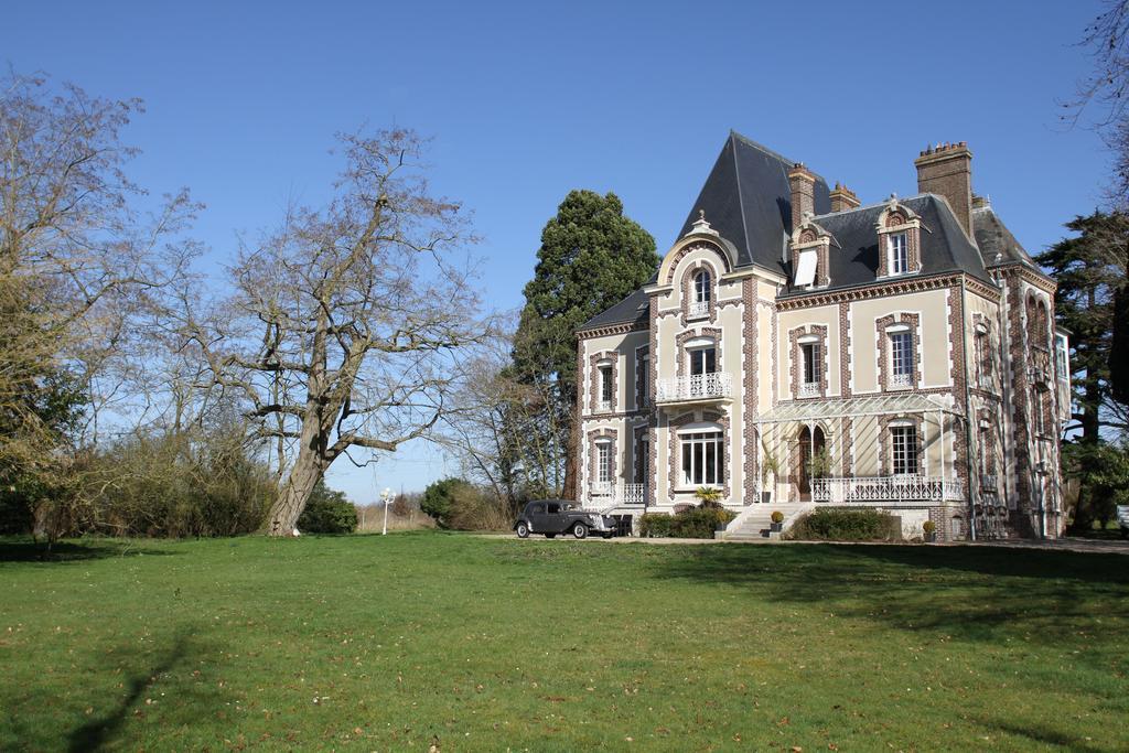 Chateau De La Folie Trie-Chateau Bagian luar foto